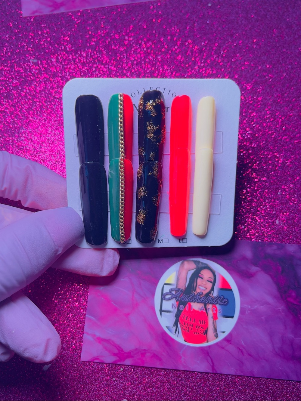 Authentic Nail Arts Press-On Nail Set with Gold Accent